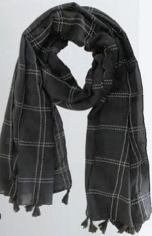 Plaid stitched scarf with tassels black