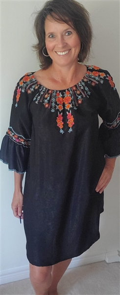 Dress On Off Shoulder with Scallop Embroidered Sleeves Black