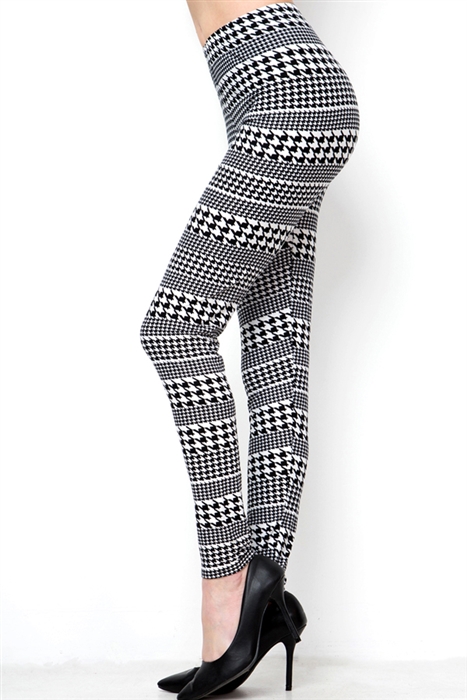 Brushed Soft Black and White Houndstooth Stripe Leggings S/M